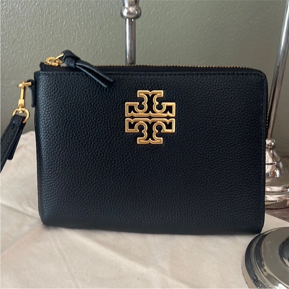 Tory Burch Handbags - Tory Burch large pouch - wristlet
